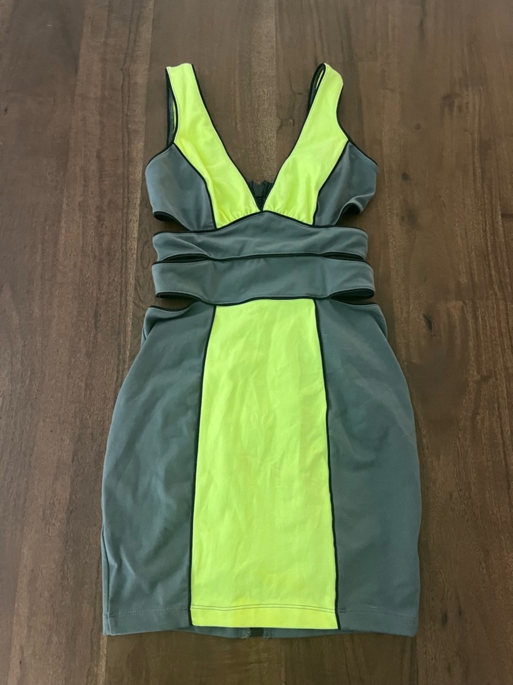 Bebe Dresses and Bebe Jumpsuit- Bundle of 5- XS/S - Picture 5 of 16